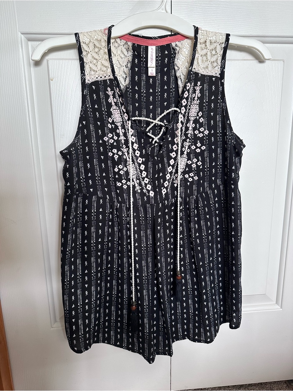 Xhilaration Black & White Lace-Accent Boho Tank
